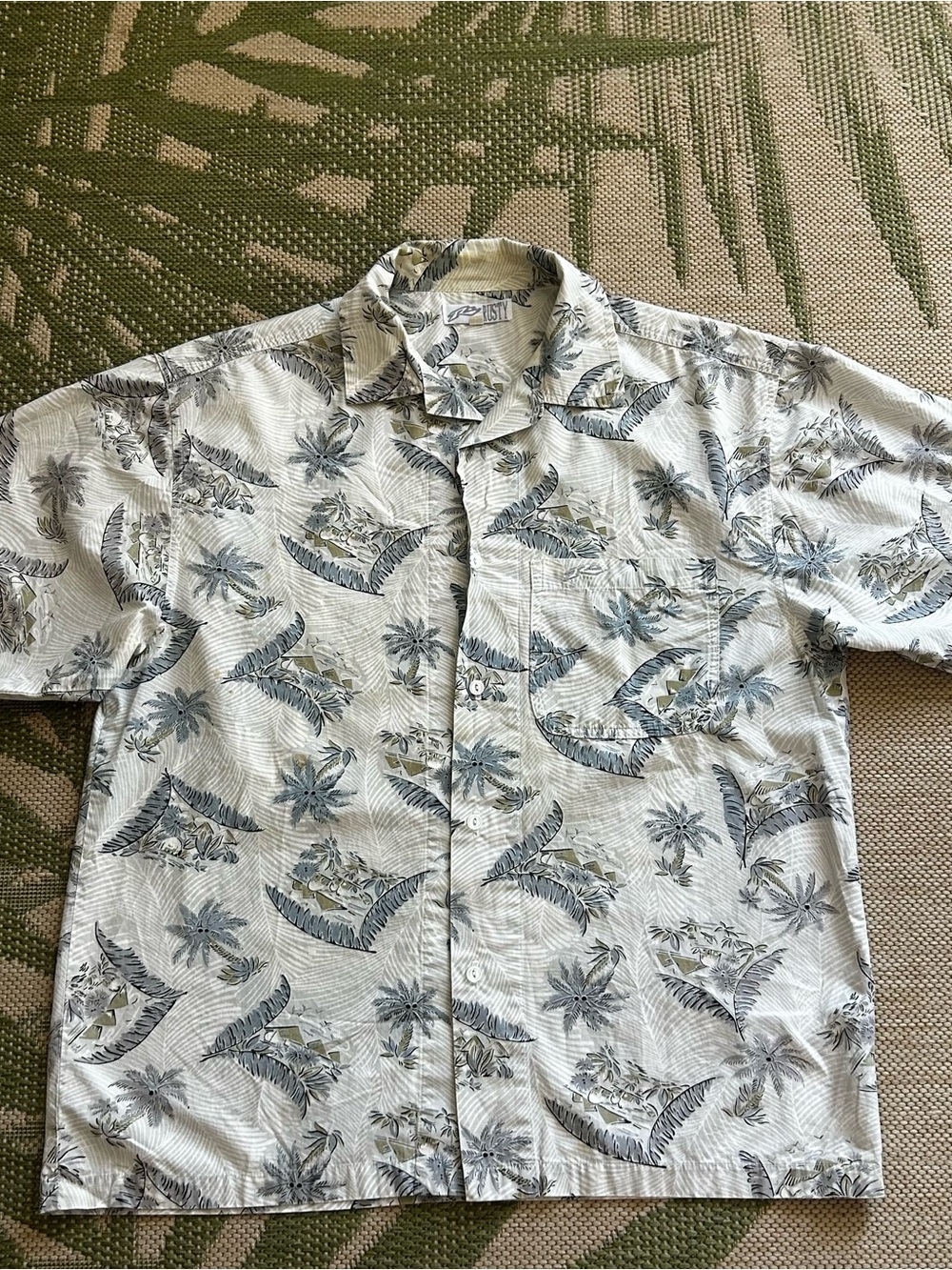 Rusty Short-Sleeve Hawaiian Aloha Shirt in Light Gray with Lt Blue/Tan Print L